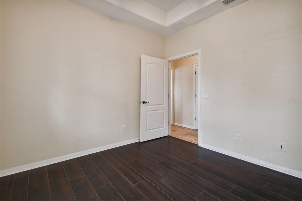 For Sale: $289,000 (2 beds, 2 baths, 971 Square Feet)