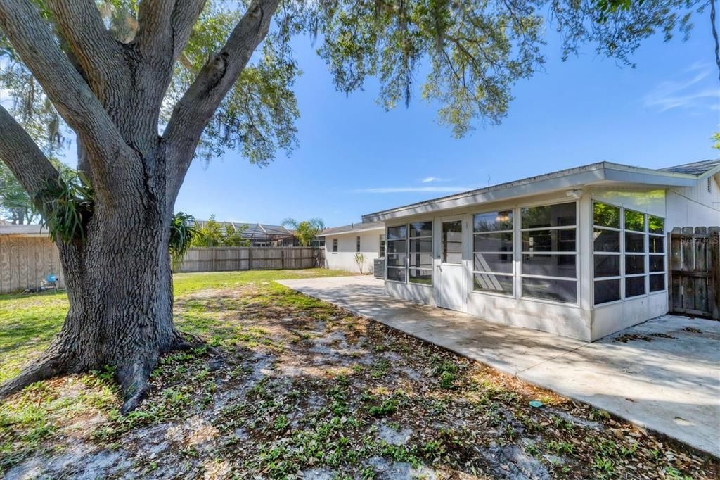 For Sale: $515,000 (4 beds, 2 baths, 1865 Square Feet)