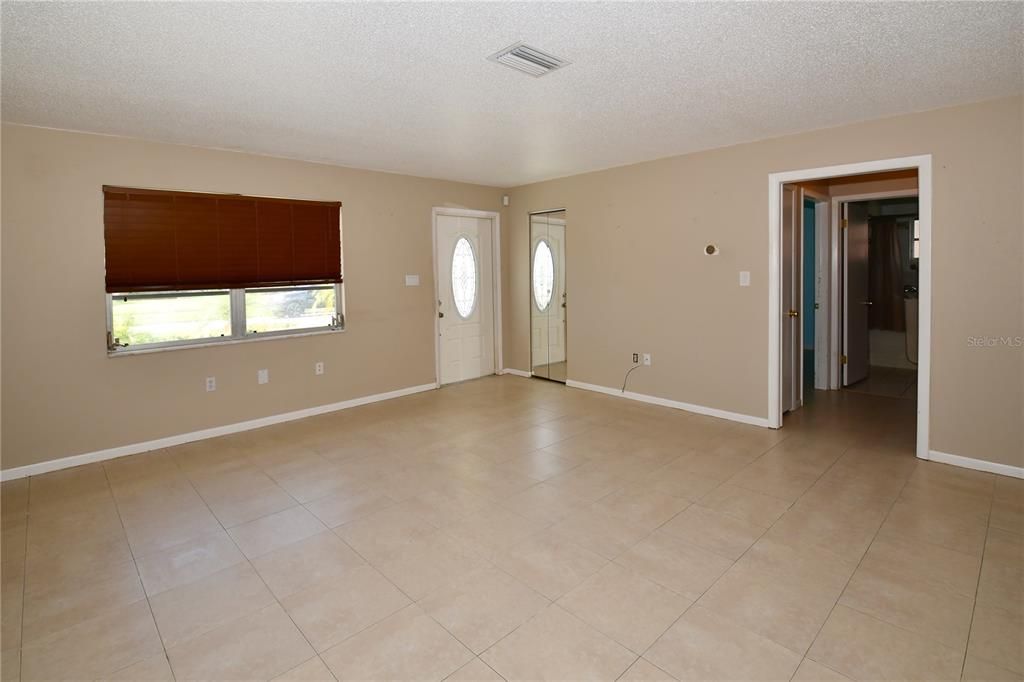 For Sale: $249,000 (2 beds, 2 baths, 1350 Square Feet)