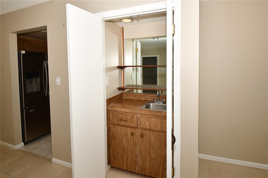 For Sale: $249,000 (2 beds, 2 baths, 1350 Square Feet)