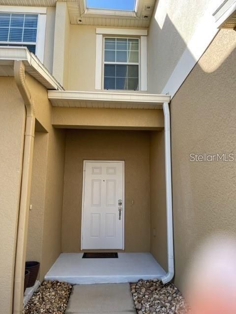 For Rent: $2,600 (3 beds, 2 baths, 2112 Square Feet)