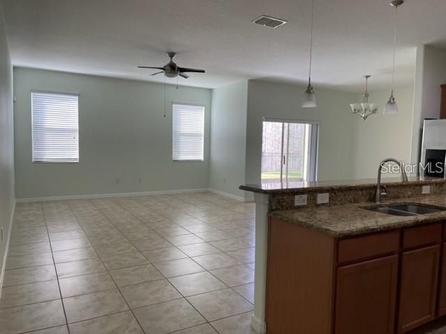 For Rent: $2,600 (3 beds, 2 baths, 2112 Square Feet)