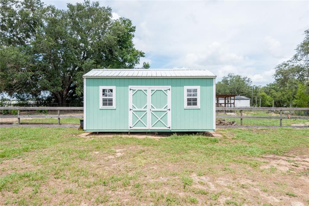 Active With Contract: $329,000 (3 beds, 1 baths, 1086 Square Feet)