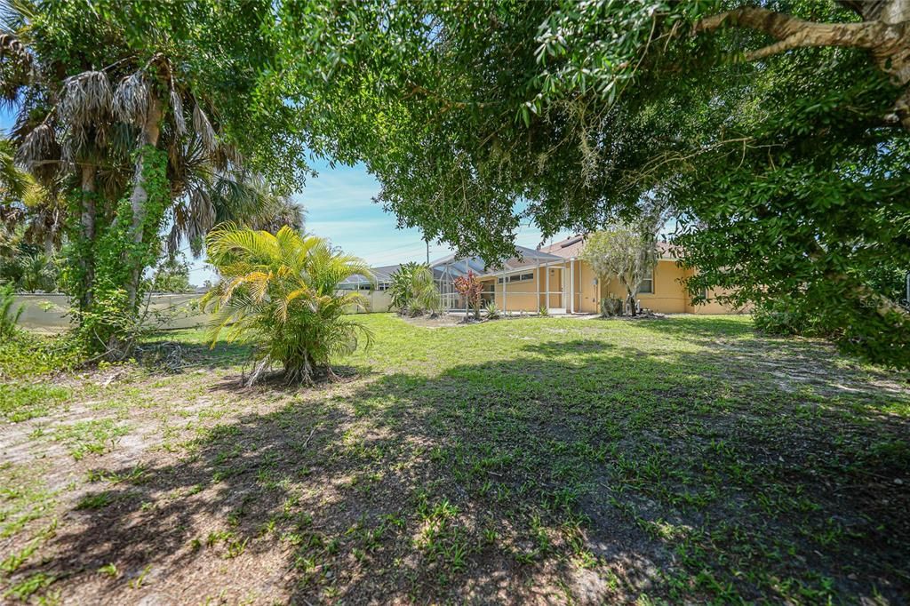 Active With Contract: $417,000 (3 beds, 2 baths, 1857 Square Feet)