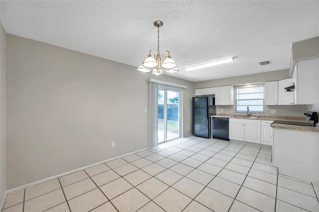 For Sale: $299,900 (3 beds, 1 baths, 1124 Square Feet)