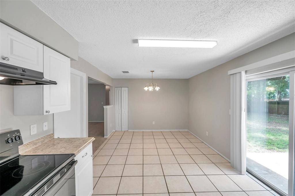 Active With Contract: $299,900 (3 beds, 1 baths, 1124 Square Feet)