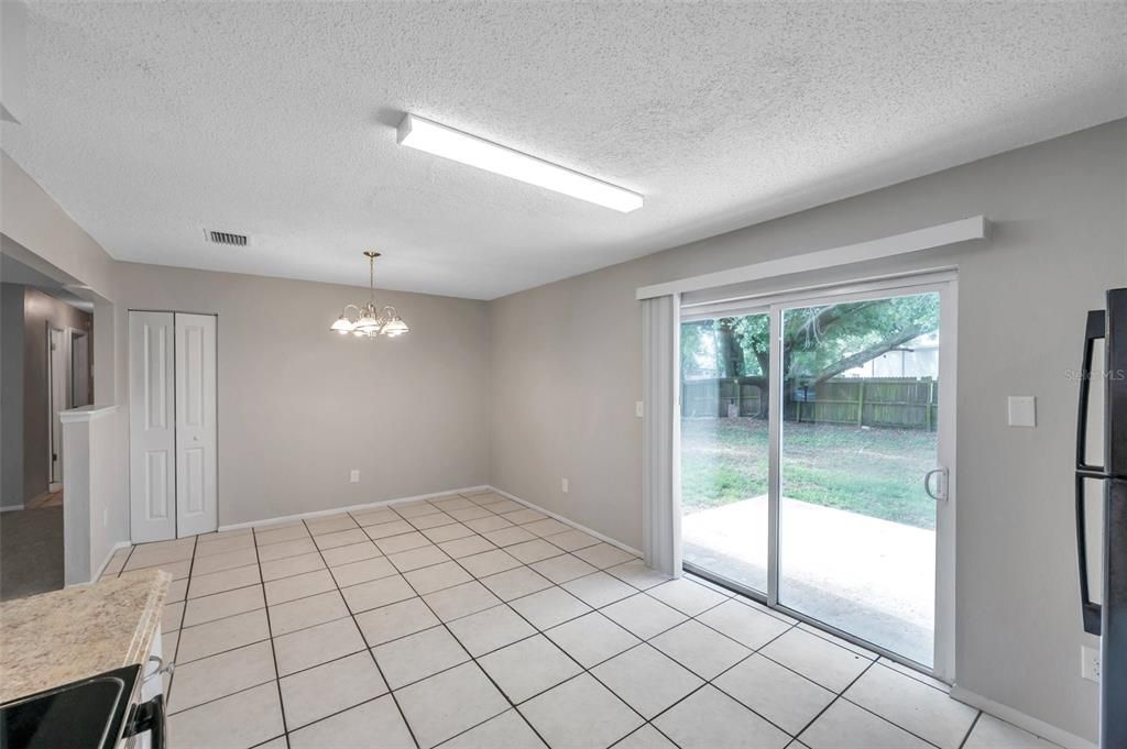 For Sale: $299,900 (3 beds, 1 baths, 1124 Square Feet)