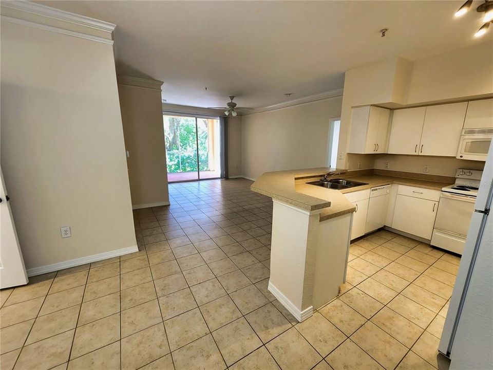 For Rent: $2,200 (2 beds, 2 baths, 1089 Square Feet)