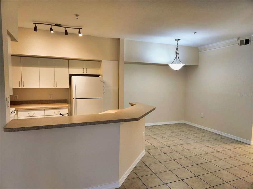 For Rent: $2,200 (2 beds, 2 baths, 1089 Square Feet)