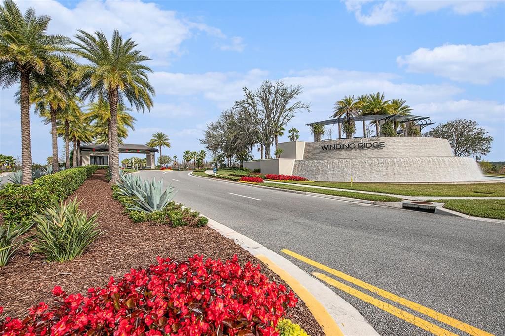 For Sale: $1,050,000 (3 beds, 2 baths, 2424 Square Feet)