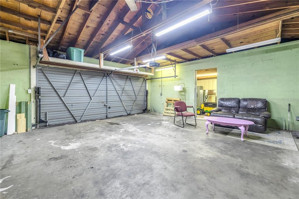 For Sale: $1,100,000 (3 beds, 2 baths, 1666 Square Feet)