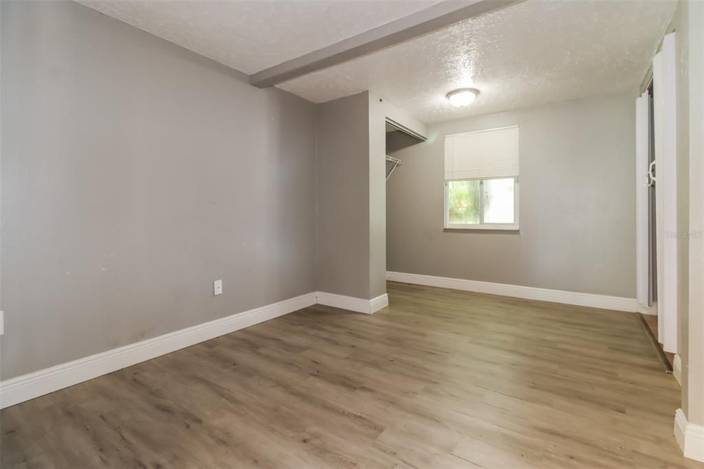 For Sale: $260,000 (4 beds, 2 baths, 1360 Square Feet)