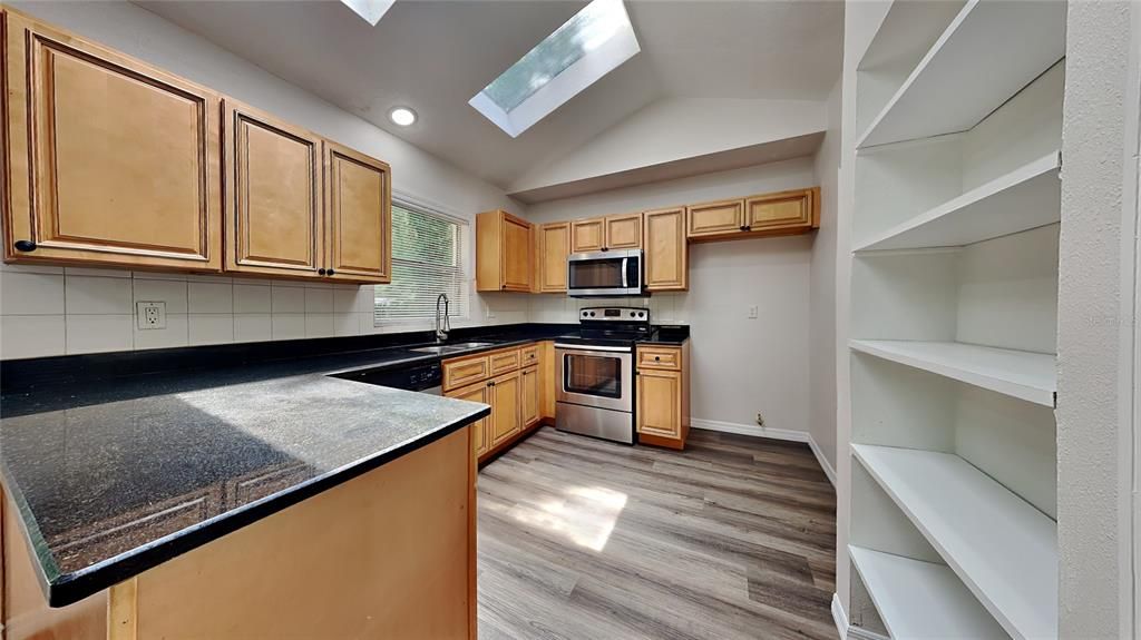For Sale: $414,900 (3 beds, 2 baths, 1465 Square Feet)