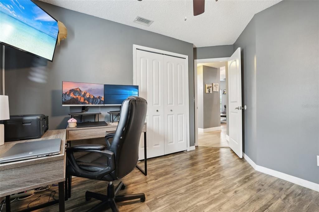 Active With Contract: $529,900 (3 beds, 2 baths, 1735 Square Feet)