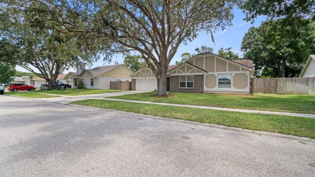 For Sale: $410,000 (3 beds, 2 baths, 1401 Square Feet)