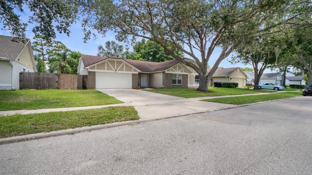 For Sale: $410,000 (3 beds, 2 baths, 1401 Square Feet)