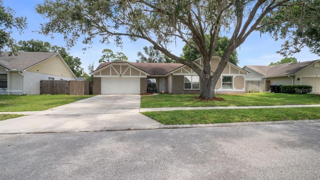 For Sale: $410,000 (3 beds, 2 baths, 1401 Square Feet)