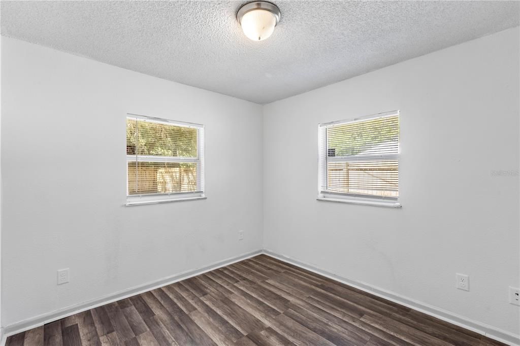 Active With Contract: $255,000 (3 beds, 2 baths, 930 Square Feet)