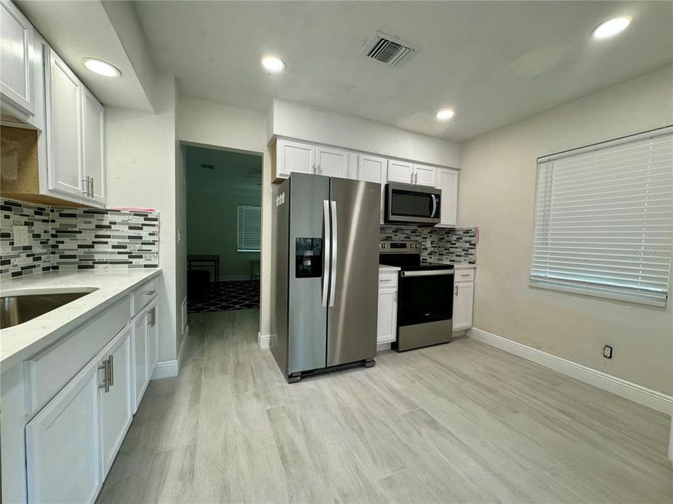 For Rent: $1,000 (1 beds, 1 baths, 85 Square Feet)