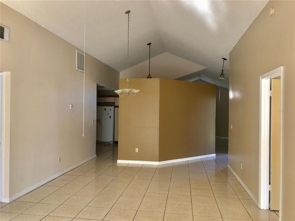 For Sale: $370,000 (3 beds, 2 baths, 1563 Square Feet)