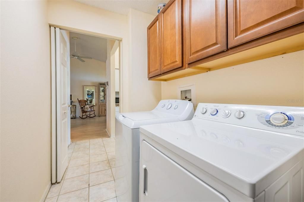 For Sale: $410,900 (2 beds, 2 baths, 1637 Square Feet)