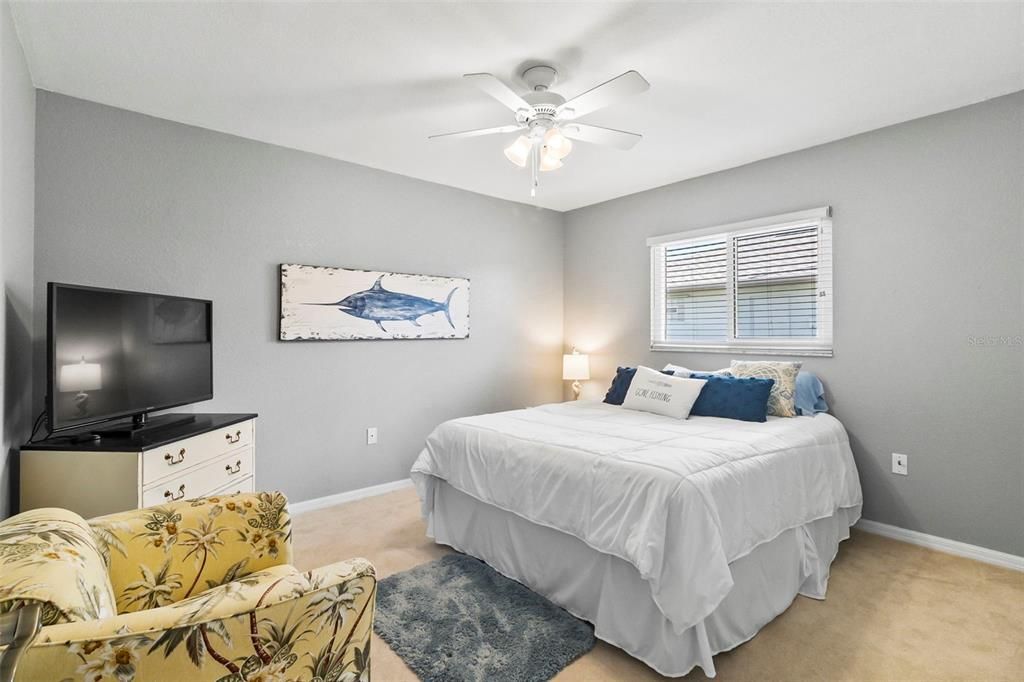 Active With Contract: $385,000 (3 beds, 2 baths, 1450 Square Feet)