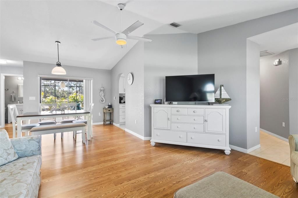 Active With Contract: $385,000 (3 beds, 2 baths, 1450 Square Feet)