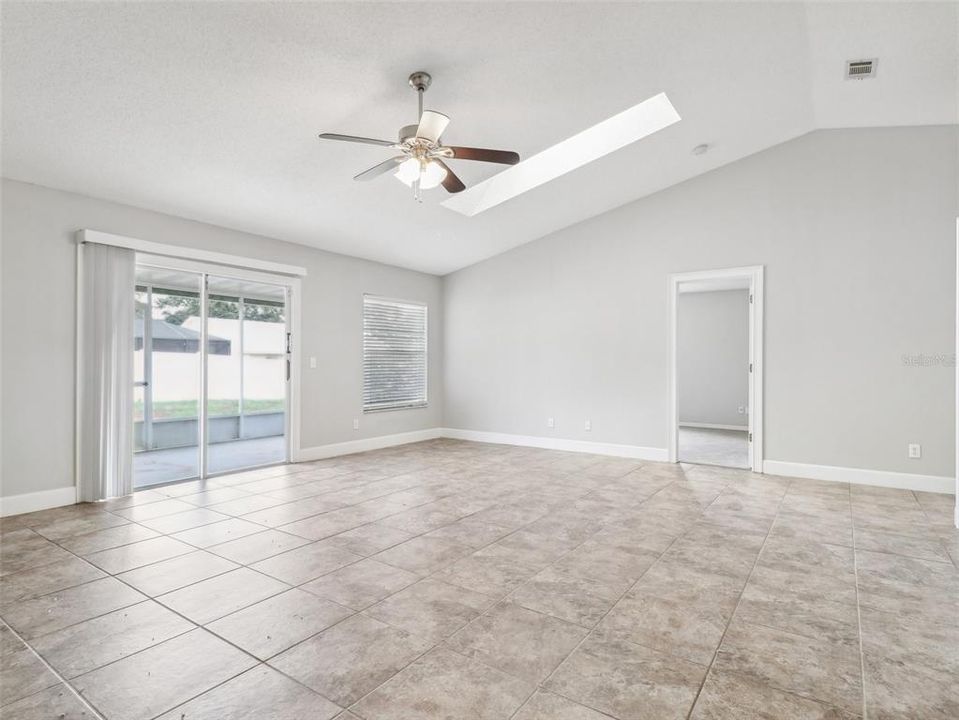 For Sale: $309,900 (3 beds, 2 baths, 1433 Square Feet)