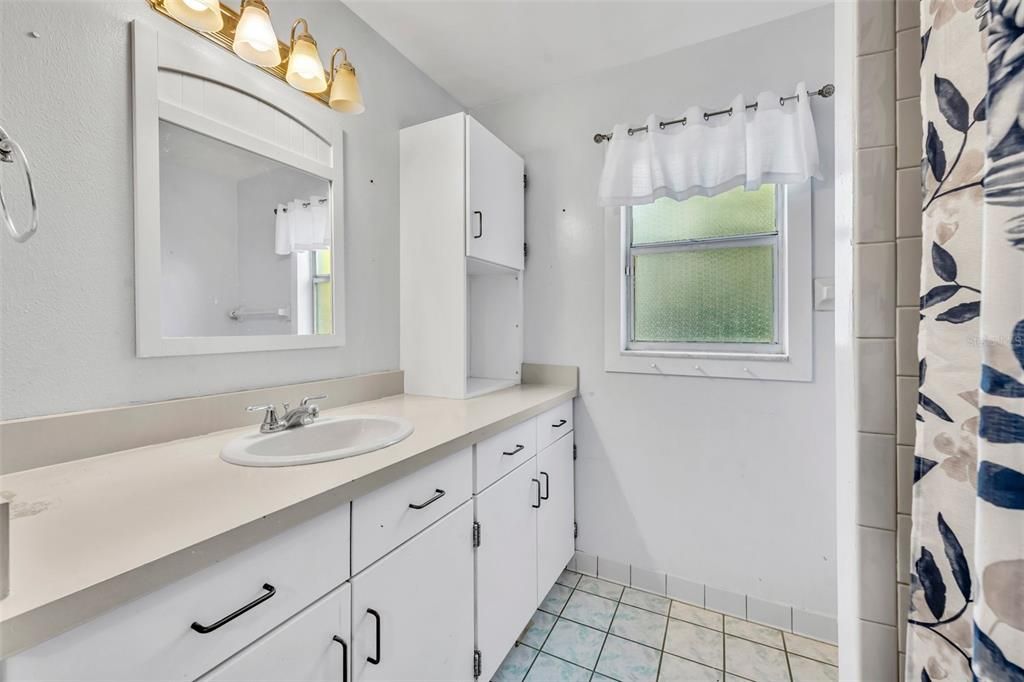 Active With Contract: $409,000 (3 beds, 2 baths, 1596 Square Feet)