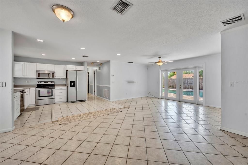 Active With Contract: $409,000 (3 beds, 2 baths, 1596 Square Feet)