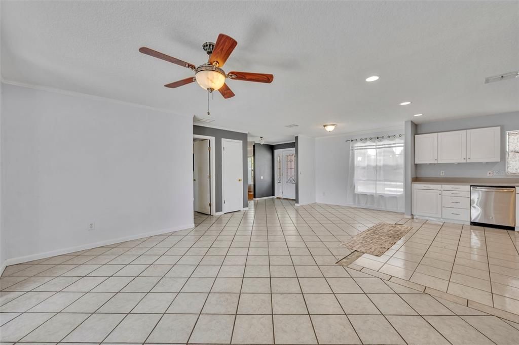 Active With Contract: $409,000 (3 beds, 2 baths, 1596 Square Feet)