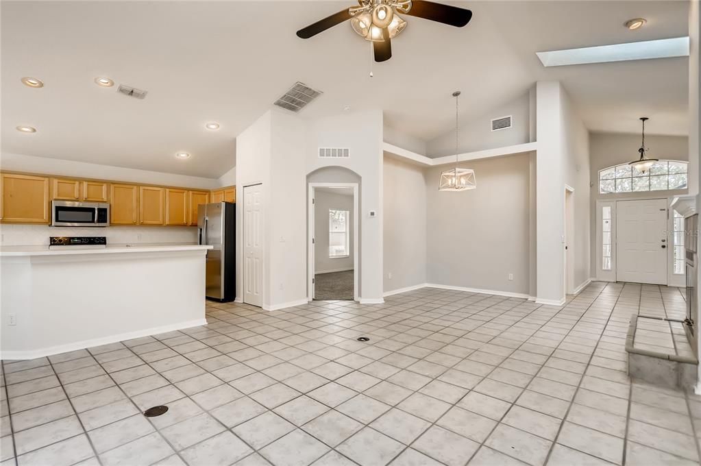 For Rent: $3,100 (4 beds, 2 baths, 1769 Square Feet)