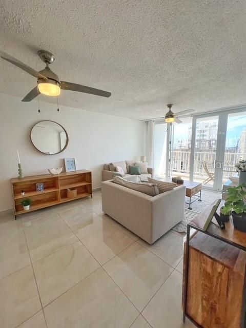 Recently Sold: $335,000 (2 beds, 2 baths, 889 Square Feet)