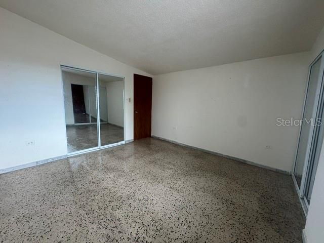 Vendido Recientemente: $180,000 (5 camas, 2 baños, 1946 Pies cuadrados)