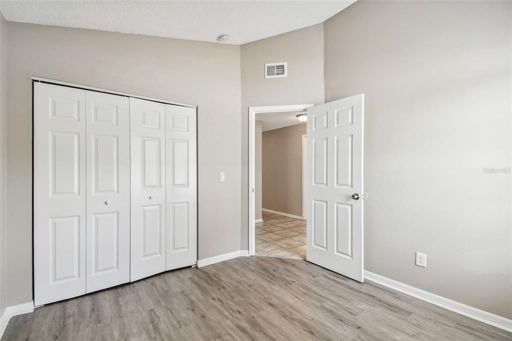 Active With Contract: $349,900 (3 beds, 2 baths, 1281 Square Feet)