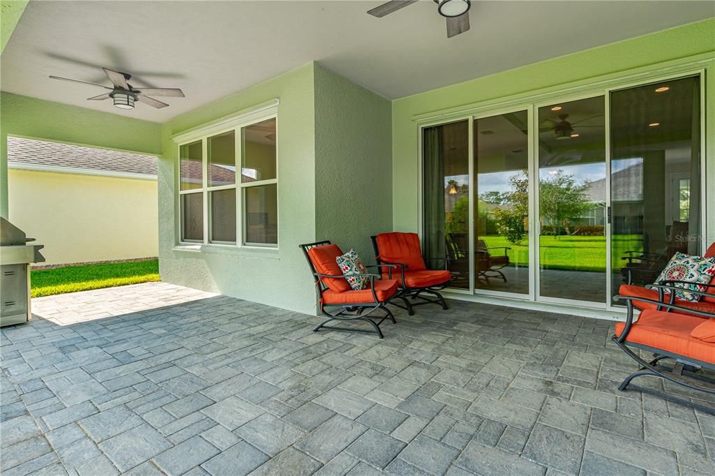 For Sale: $579,900 (4 beds, 2 baths, 2404 Square Feet)