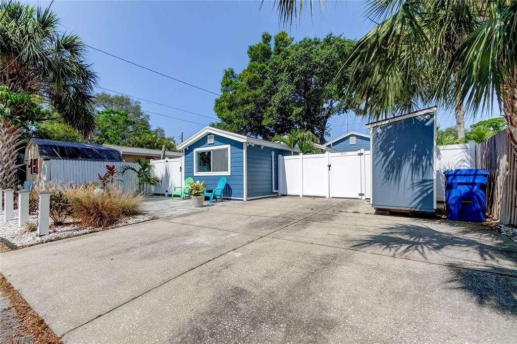 For Sale: $465,000 (3 beds, 2 baths, 1316 Square Feet)