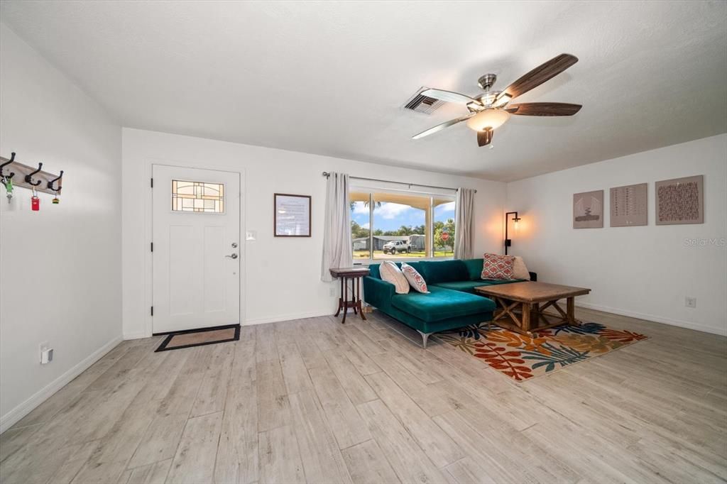 For Sale: $479,000 (3 beds, 2 baths, 1864 Square Feet)