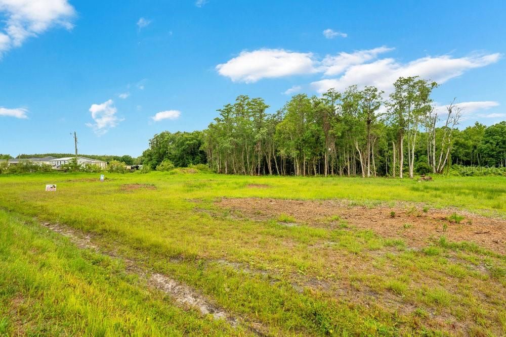 На продажу: $195,000 (2.48 acres)