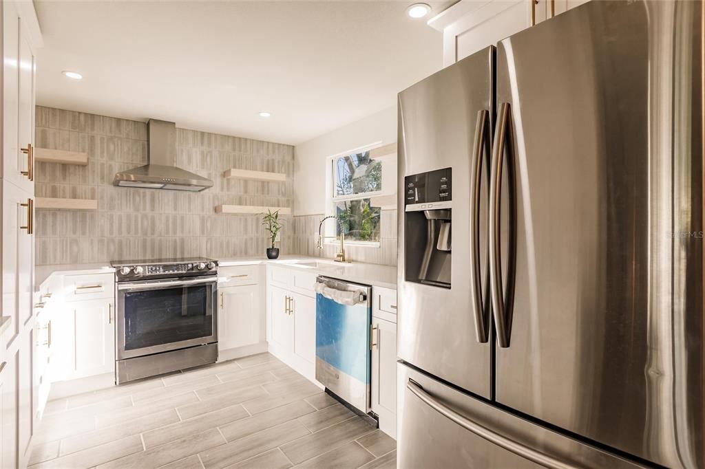 Active With Contract: $395,000 (3 beds, 2 baths, 1344 Square Feet)