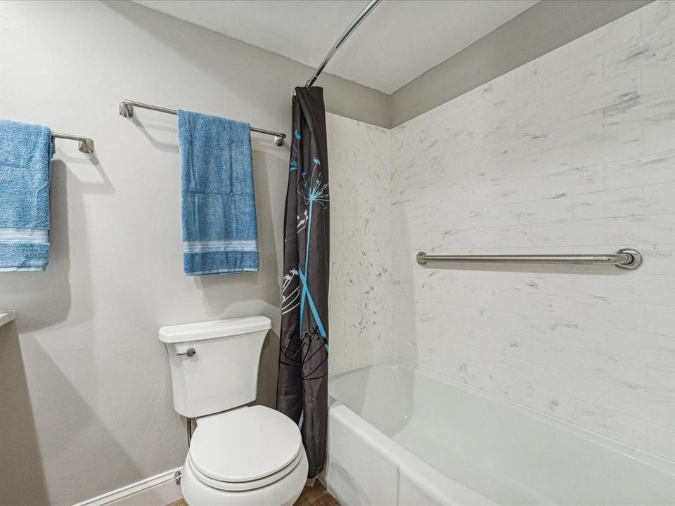 Active With Contract: $197,000 (1 beds, 1 baths, 790 Square Feet)