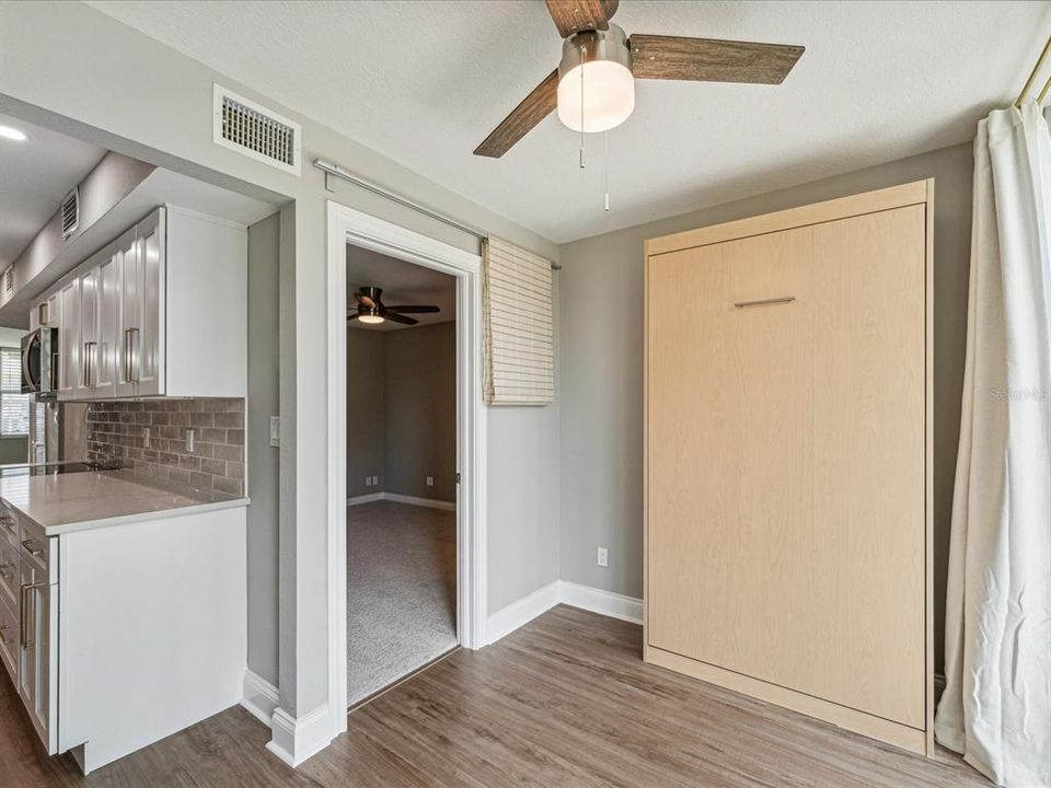 Active With Contract: $197,000 (1 beds, 1 baths, 790 Square Feet)