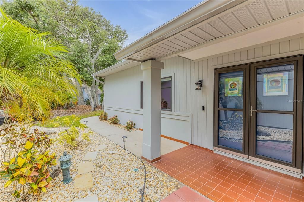 Active With Contract: $639,800 (3 beds, 2 baths, 1487 Square Feet)