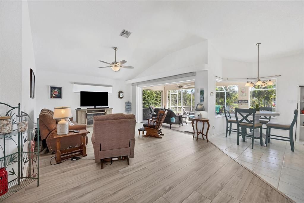 Open floor plan with lots of natural light