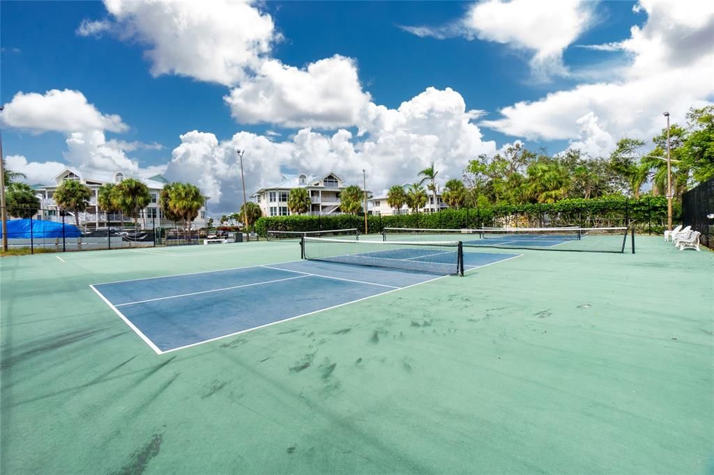 Placida Harbour - tennis courts