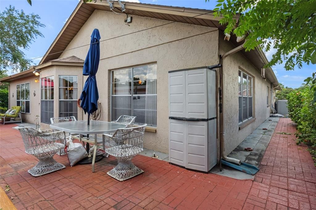 For Sale: $314,900 (2 beds, 2 baths, 2131 Square Feet)