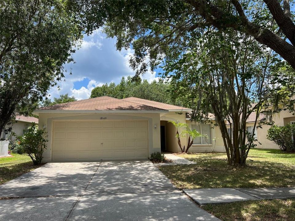 Active With Contract: $2,075 (4 beds, 2 baths, 1507 Square Feet)