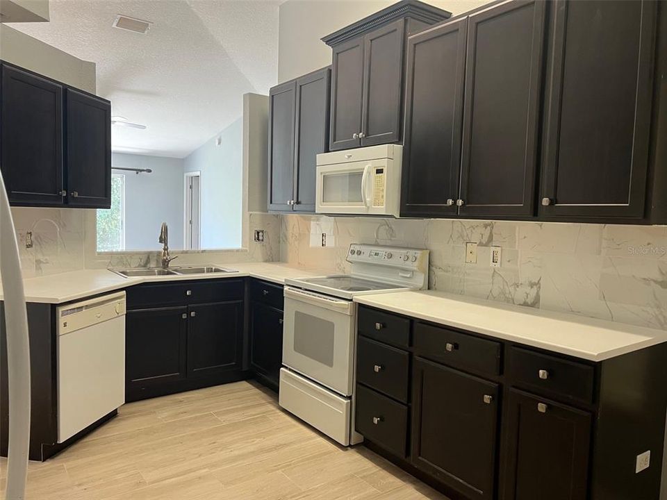 Active With Contract: $2,075 (4 beds, 2 baths, 1507 Square Feet)