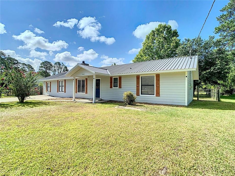 Vendido Recientemente: $263,500 (4 camas, 2 baños, 1656 Pies cuadrados)
