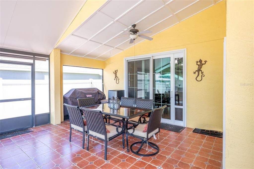 oversized screened in porch